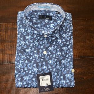 Men’s Short-Sleeved Casual Shirt